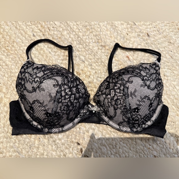 Victoria's Secret Black Lace Bra - Picture 1 of 4